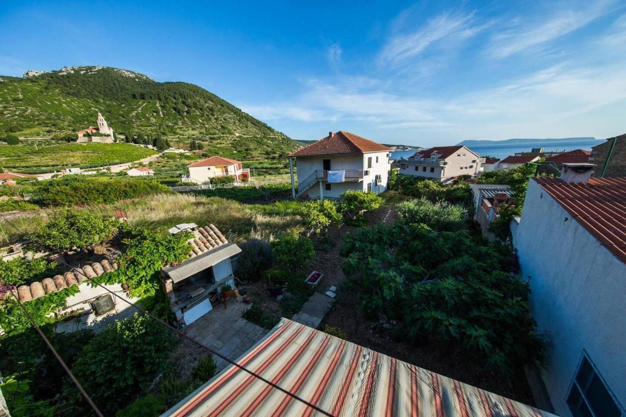 Garden Apartments Komiža 外观 照片