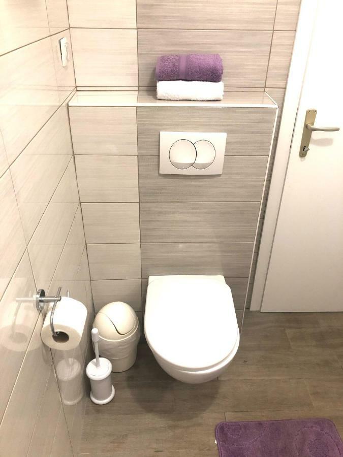 Garden Apartments Komiža 外观 照片