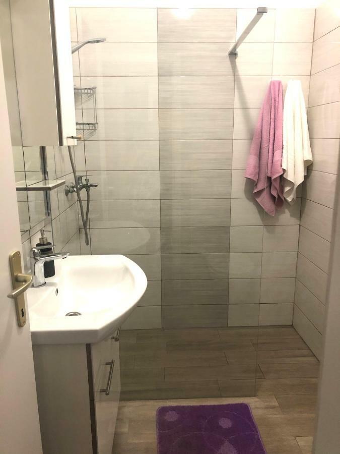 Garden Apartments Komiža 外观 照片